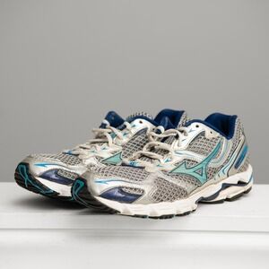 Mizuno Wave Rider 13 Womens 9.5 Running Shoes CyberCore Performance Sporty Gym